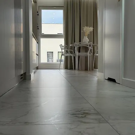 Cashmere - Airport Katowice-pyrzowice Siewierz