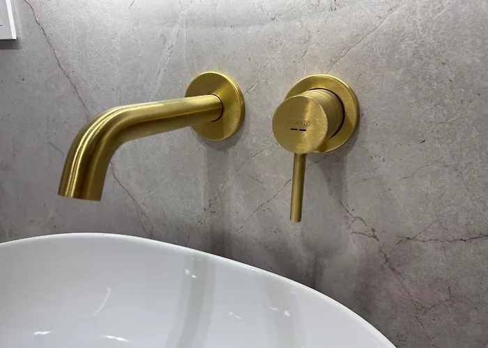 Cashmere - Airport Katowice-pyrzowice Siewierz