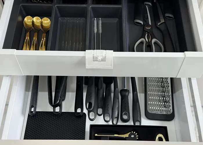 Cashmere - Airport Katowice-pyrzowice Siewierz