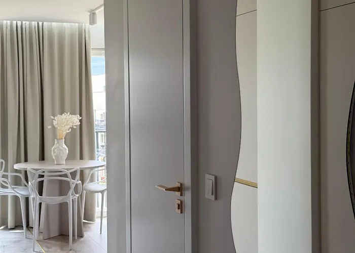 Cashmere - Airport Katowice-pyrzowice Siewierz